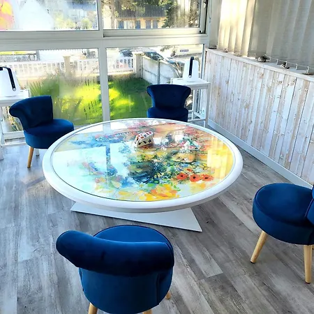 Charmante De Bord De Pirou