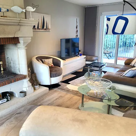 Willa Charmante De Bord De *