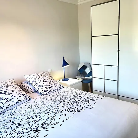 Charmante De Bord De * Pirou