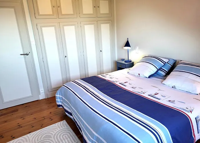 Charmante De Bord De * Pirou