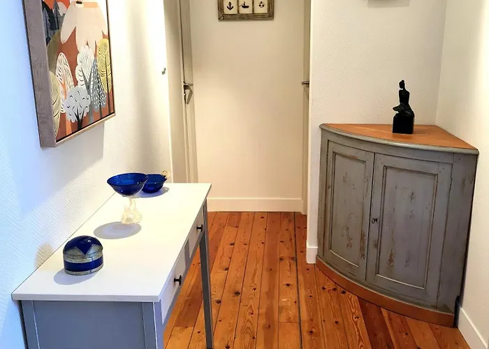 Charmante De Bord De *